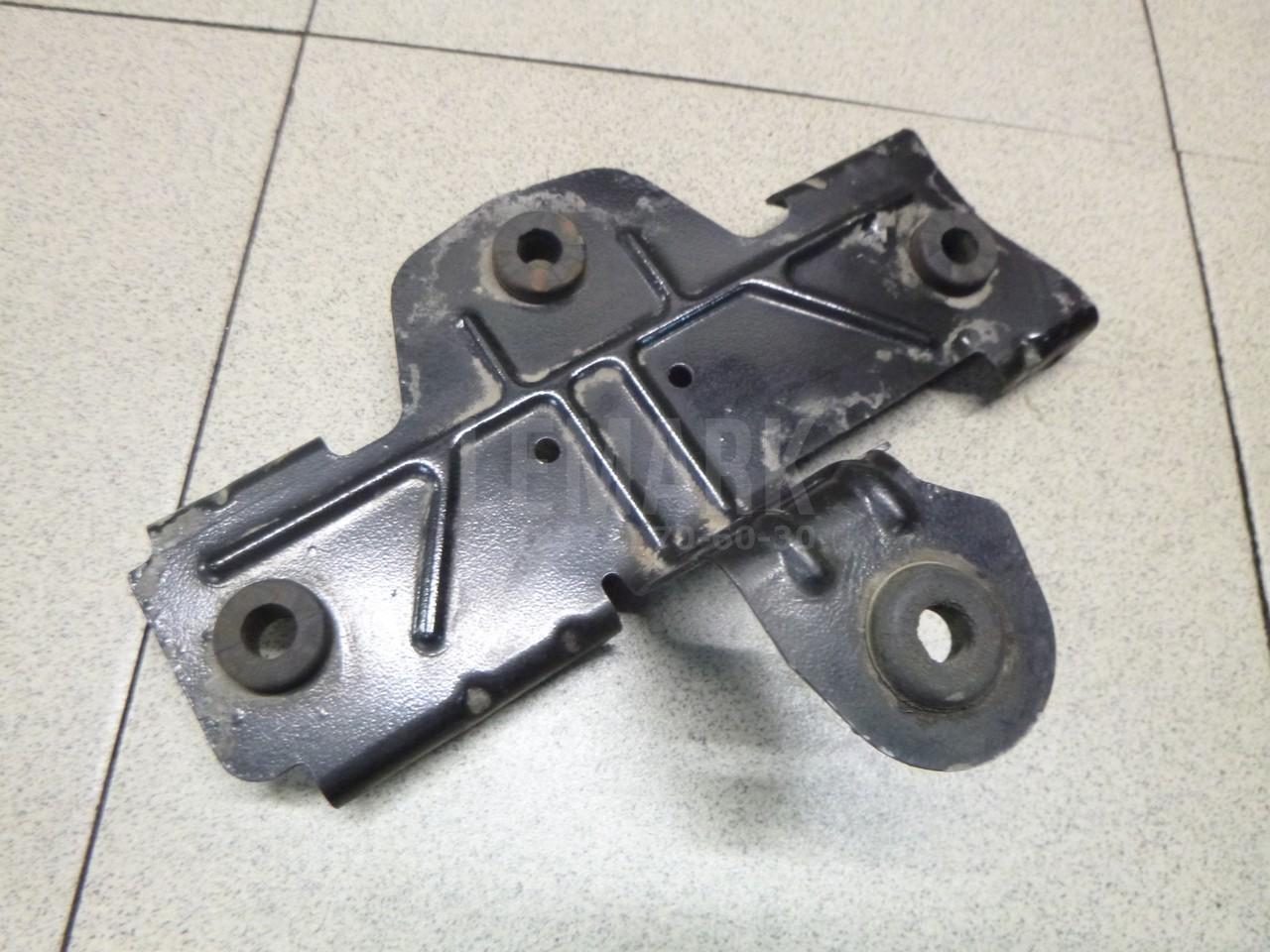 Кронштейн (сопут. товар) для  Audi 80/90 [B4] 1991-1995
