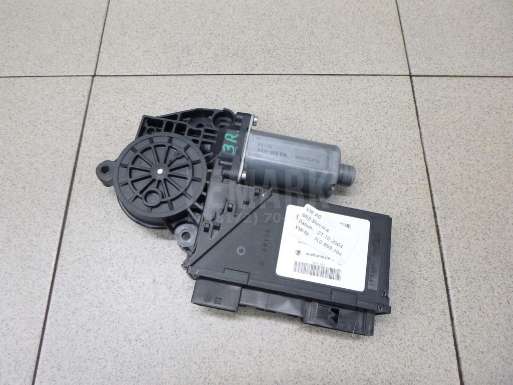 Моторчик стеклоподъемника 7L0959704D00A VAG