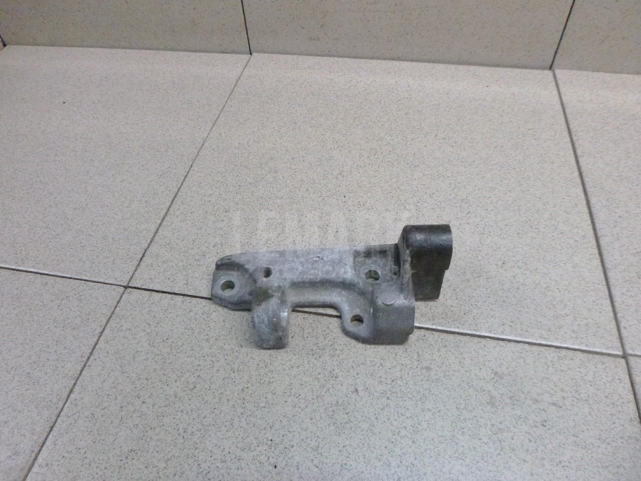 Кронштейн генератора 1141553 Ford