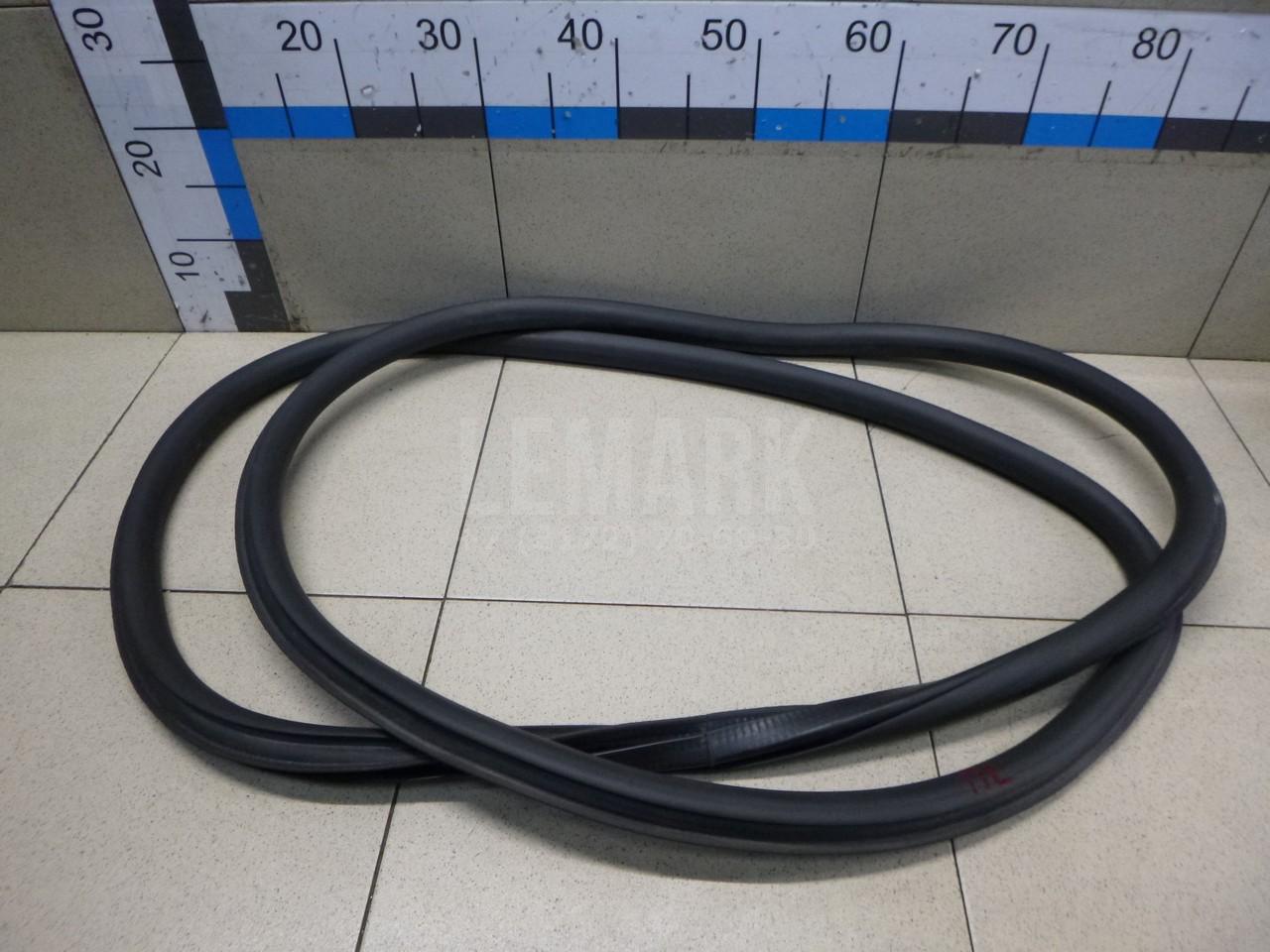Уплотнитель двери 3T0867365A VAG