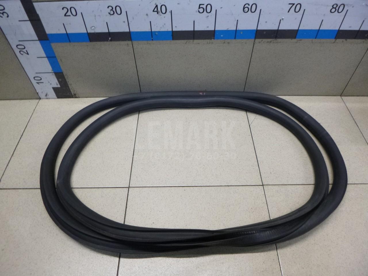 Уплотнитель двери 3T5867367A VAG