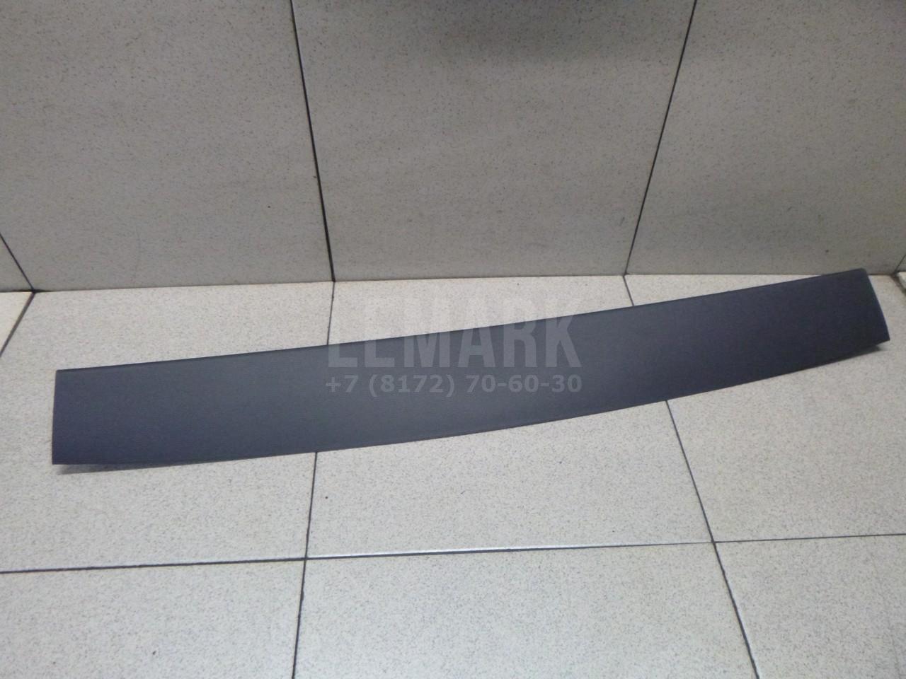 Обшивка двери багажника