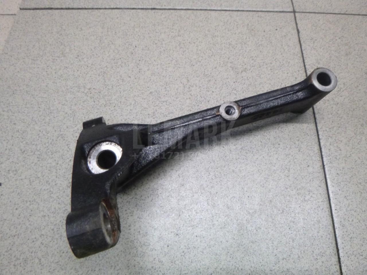 Кронштейн двигателя 3311842010 Toyota
