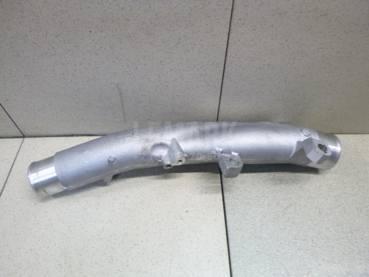 Патрубок интеркулера 1736126070 Toyota