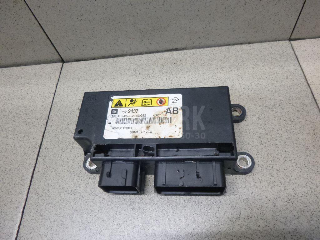 Блок управления AIR BAG 13582437 GM