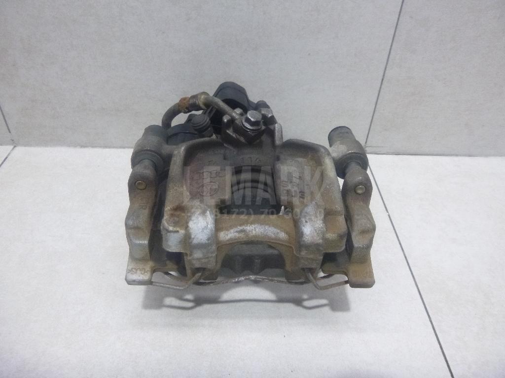Суппорт тормозной задний правый 8V0615424 VAG