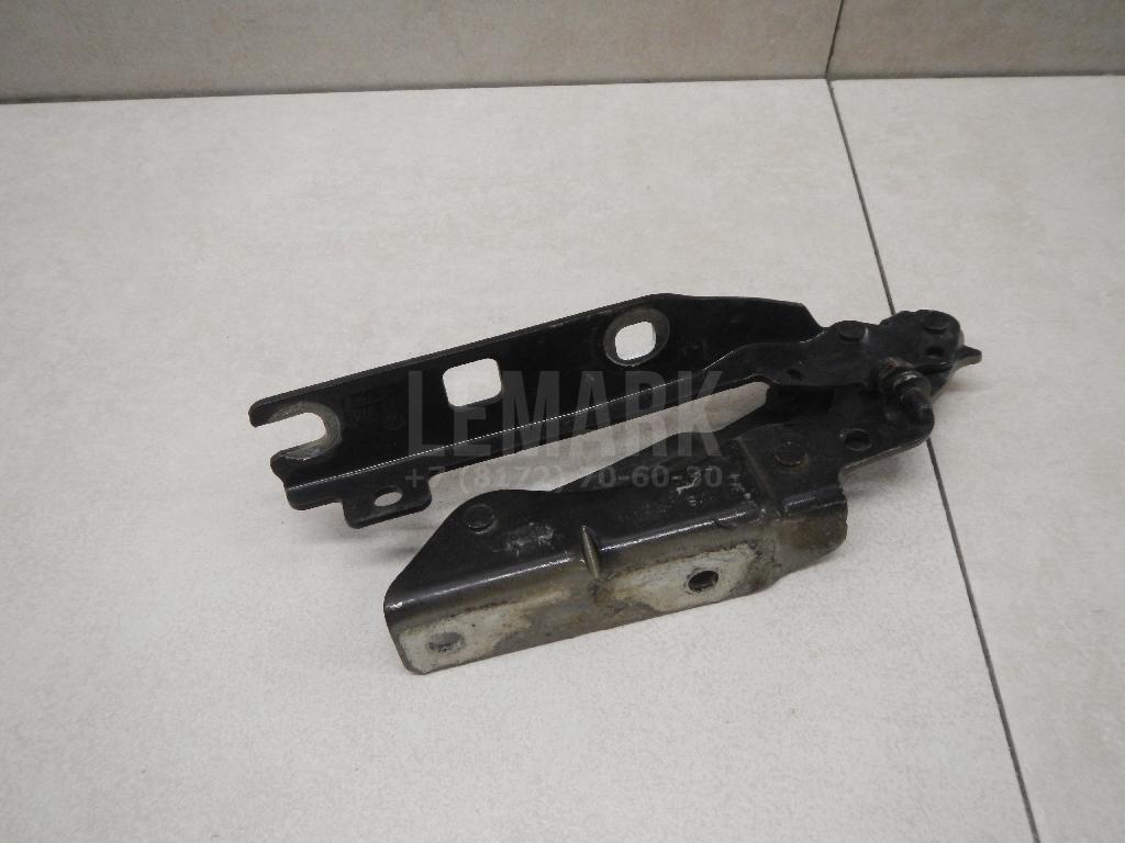 Петля капота правая 5K0823302B VAG