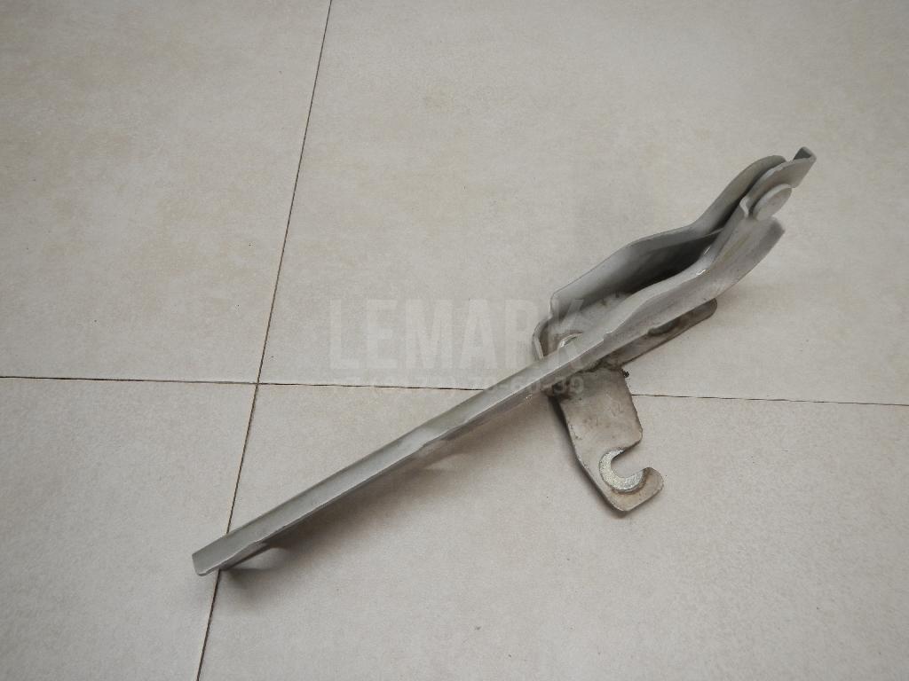 Петля капота правая 5N0823302A VAG