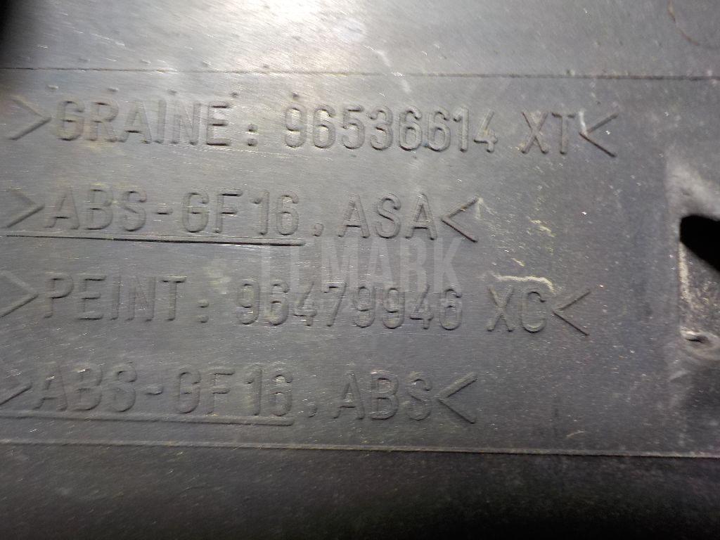 Спойлер (дефлектор) багажника