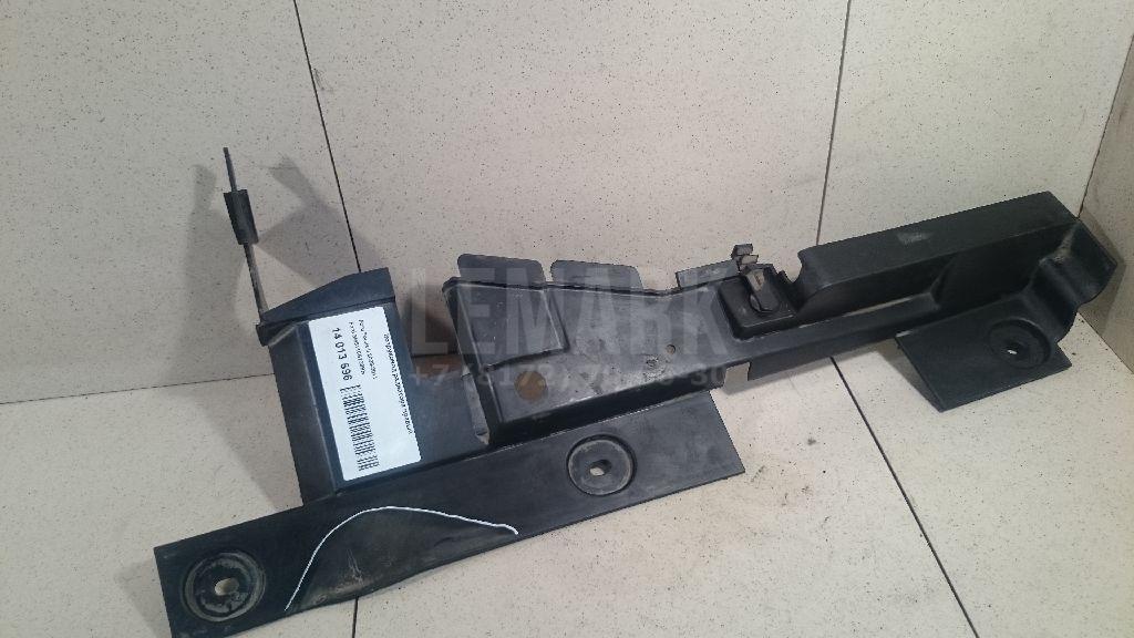Воздуховод радиатора правый 3M5110B738BH Ford