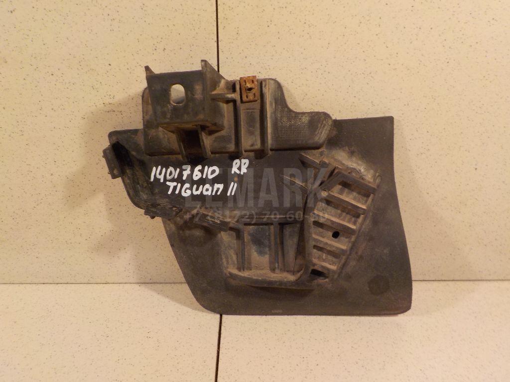 Брызговик задний правый 5N0854856B VAG