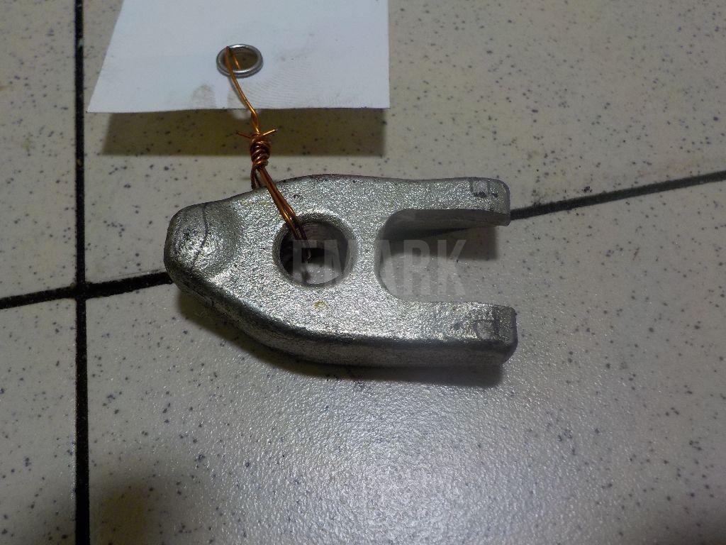 Кронштейн форсунки 1661000Q0A Nissan