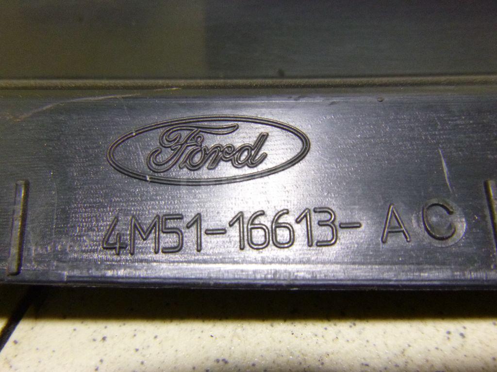 Кожух замка капота для  Ford Focus II 2005-2008