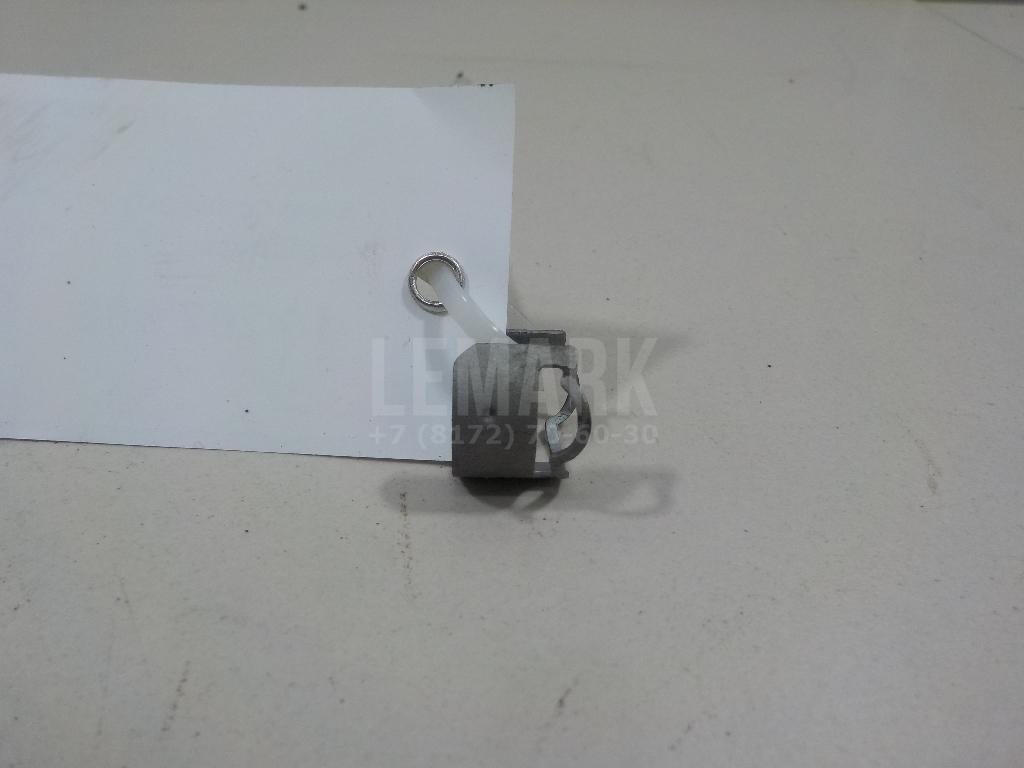 Крепеж форсунки 04E133036A VAG