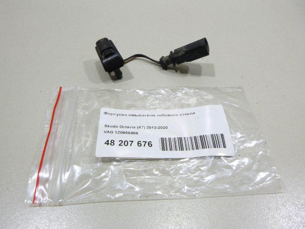 Форсунка омывателя лобового стекла 1Z0955986 VAG