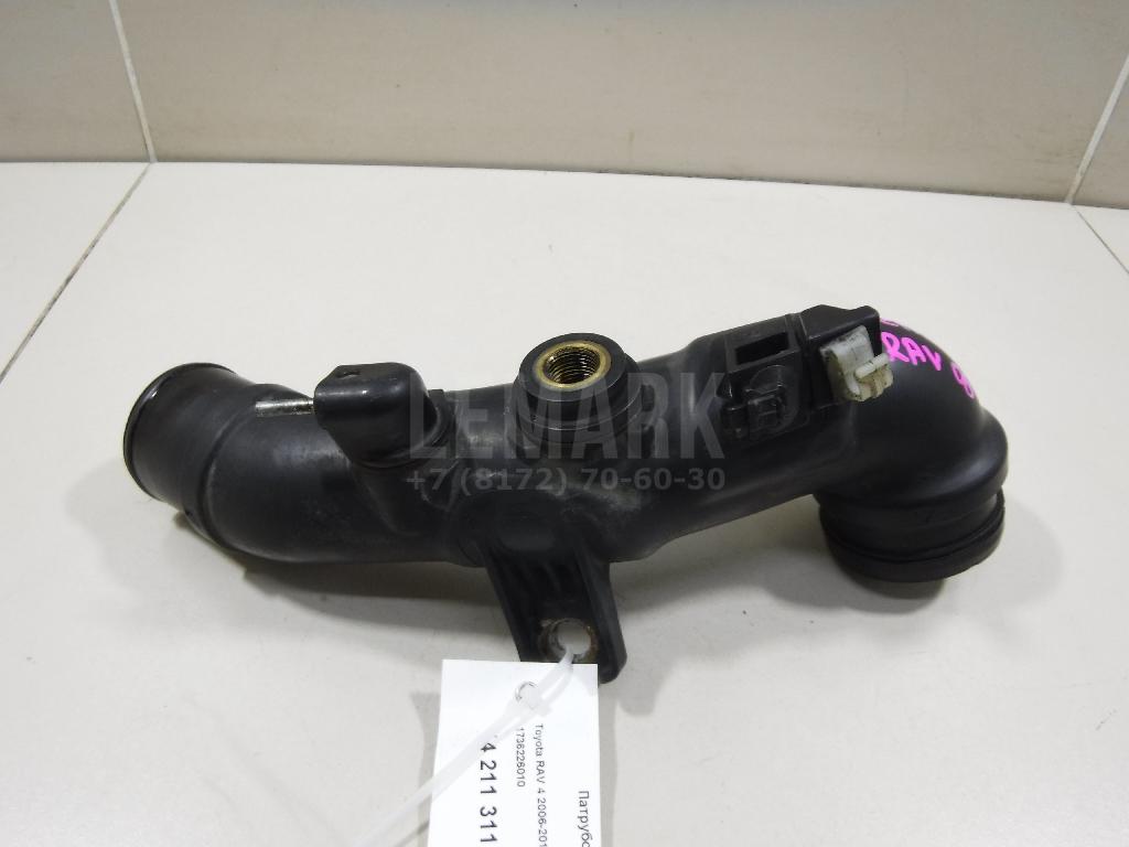 Патрубок интеркулера 1736226010 Toyota