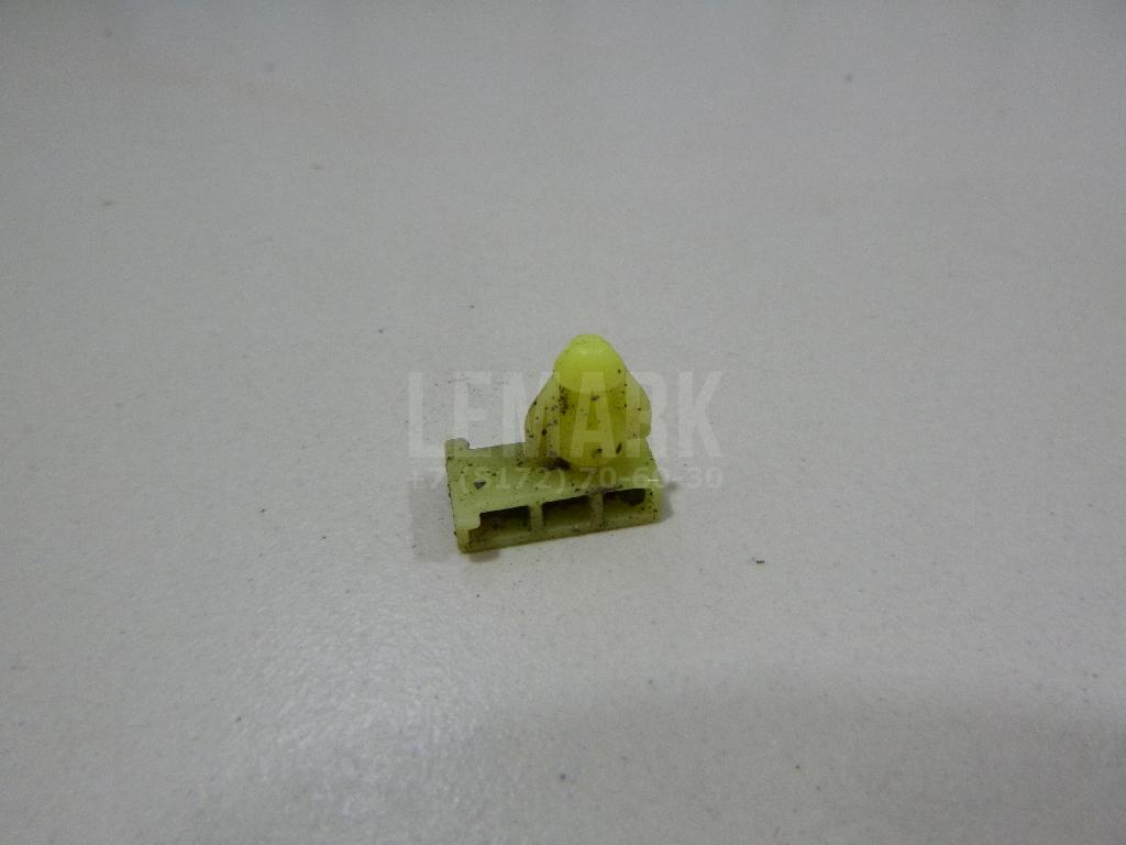 Крепеж (клоп) 76847JG00A Nissan