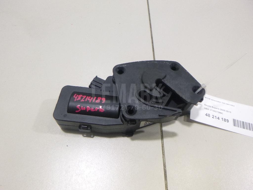 Петля крышки багажника 3T0827299C VAG