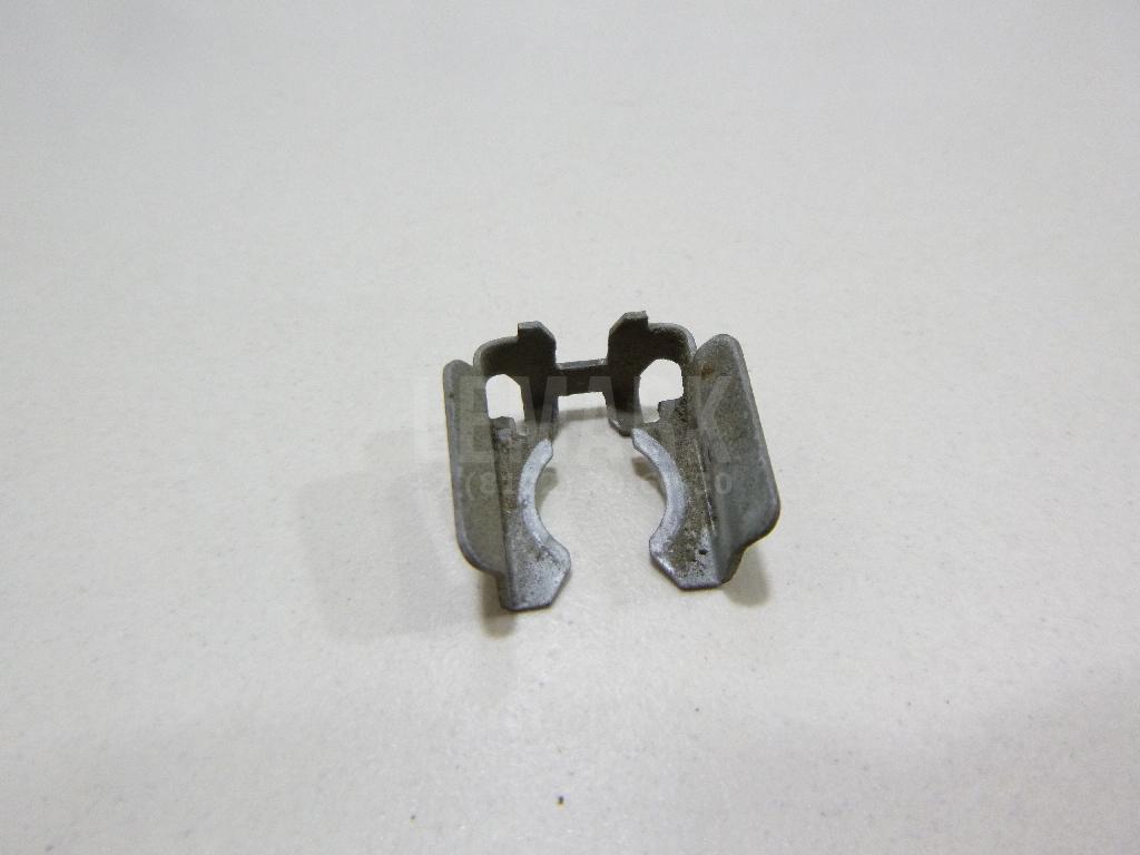 Кронштейн форсунки 175715L30A Nissan