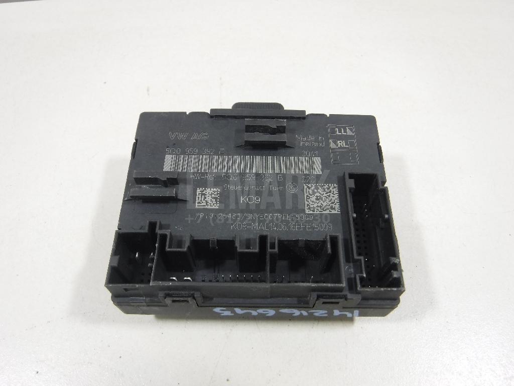 Блок комфорта 5Q0959592EZ00 VAG