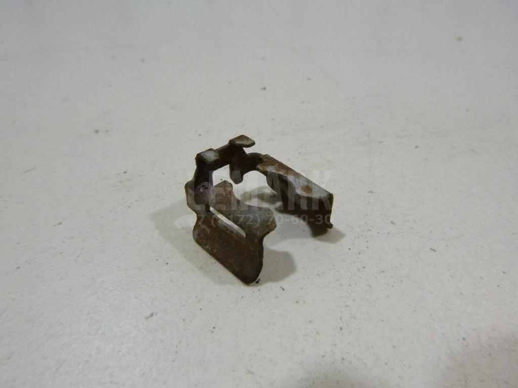 Кронштейн форсунки 175715L30A Nissan