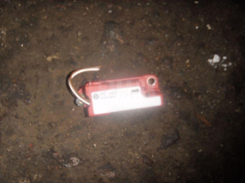 Датчик AIR BAG 1J0909606D VAG