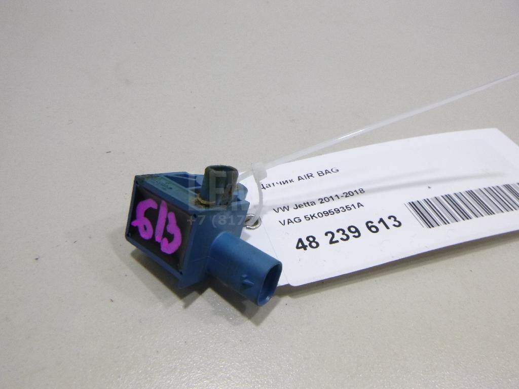 Датчик AIR BAG 5K0959351A VAG