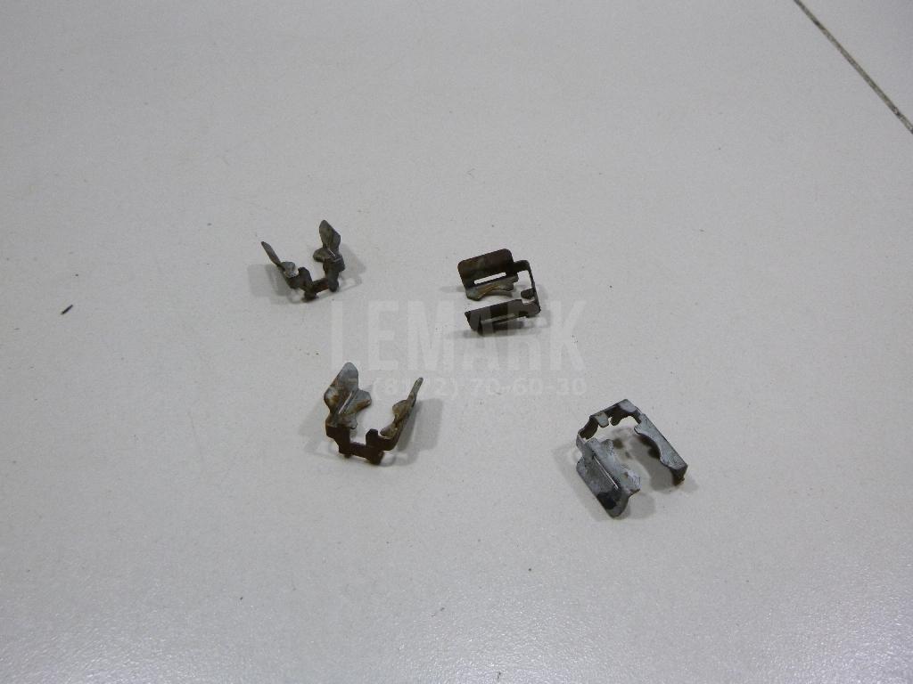 Кронштейн форсунки 175715L30A Nissan