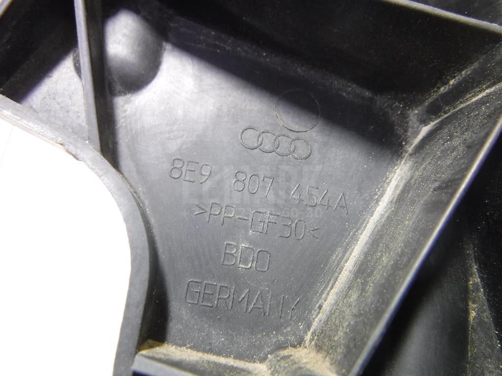 Направляющая заднего бампера правая для  Audi A8 [4H] 2010-2017