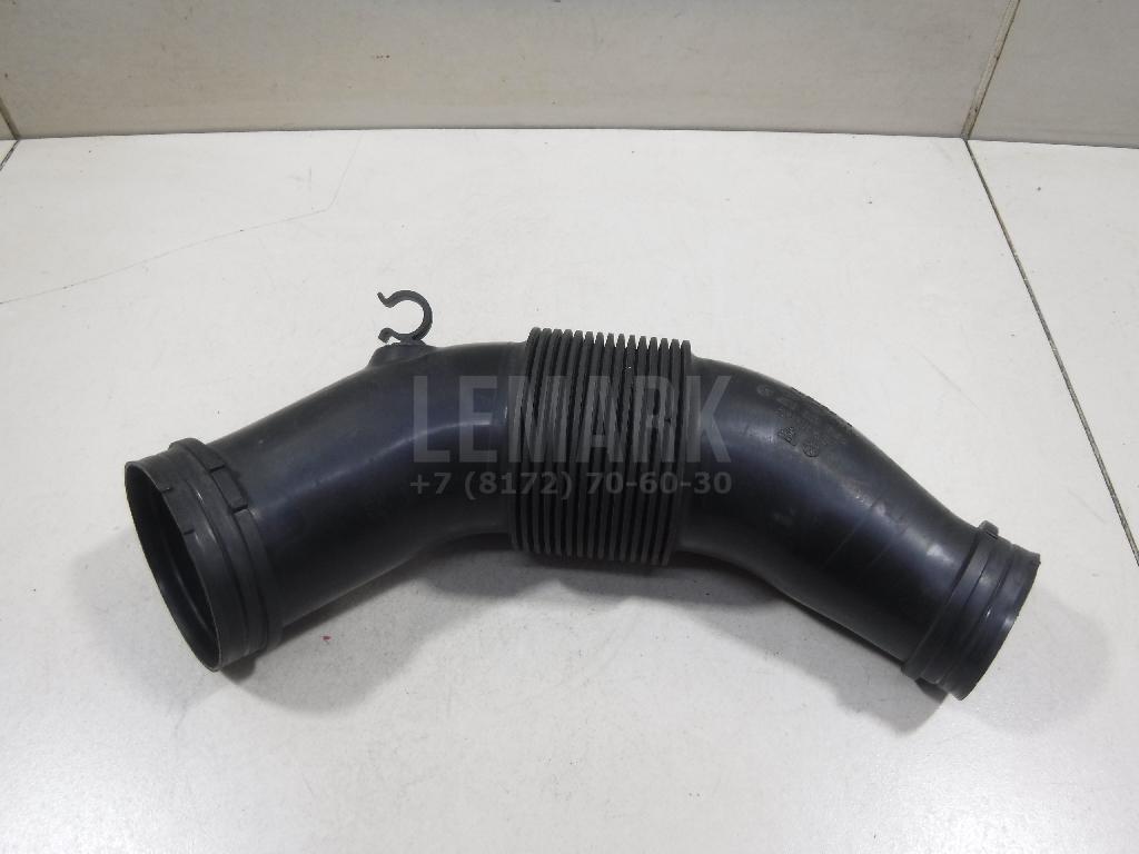 Патрубок воздушного фильтра 7P0129627B VAG