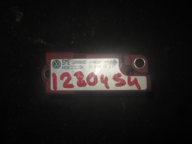Датчик AIR BAG 1J0909606D VAG