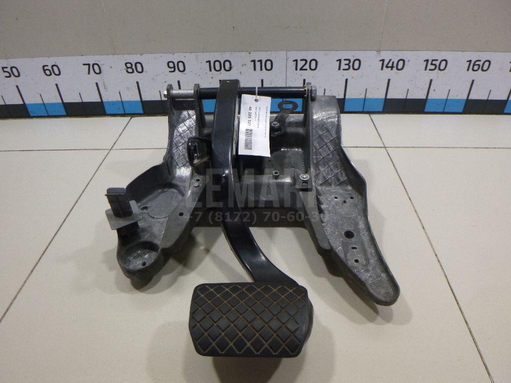 Кронштейн крепления педали 7L0723117 VAG