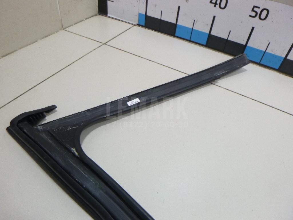 Уплотнитель стекла двери для  BMW X5 E70 2007-2013