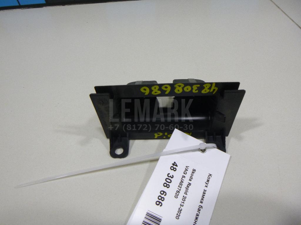 Кожух замка багажника 5JA827520 VAG