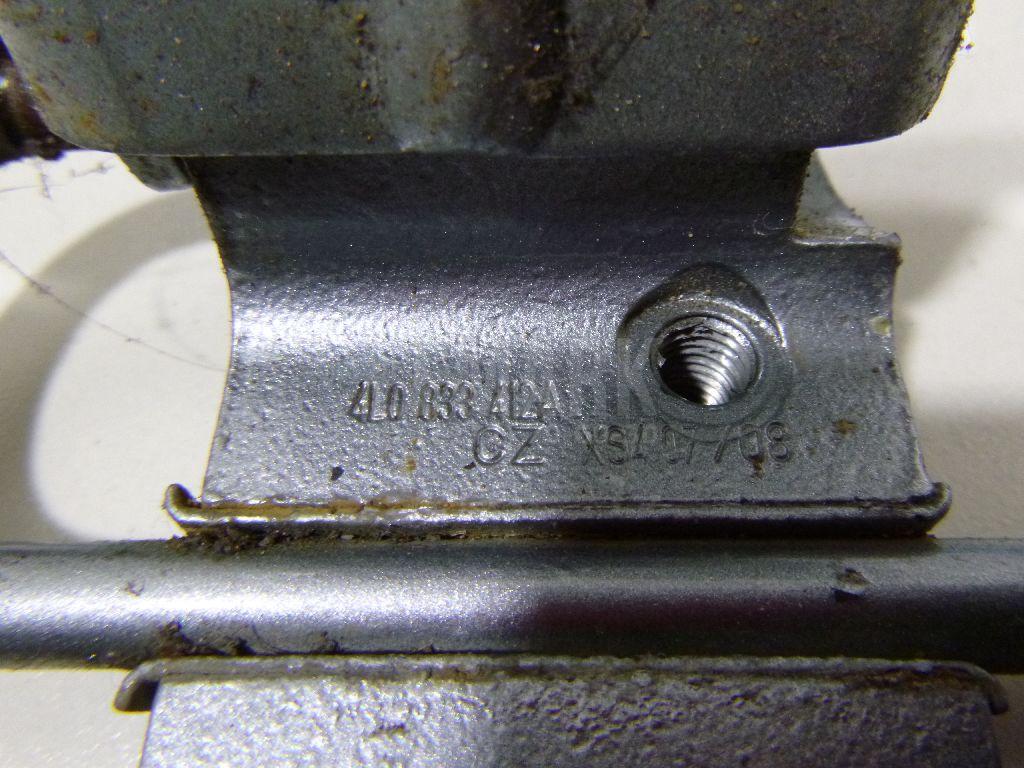 Петля двери задней правой нижняя для  Ford Fiesta 2001-2008