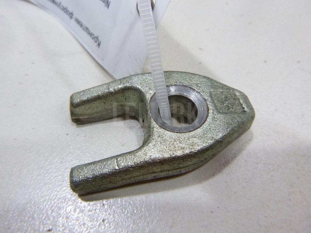 Кронштейн форсунки 1661000Q0A Nissan