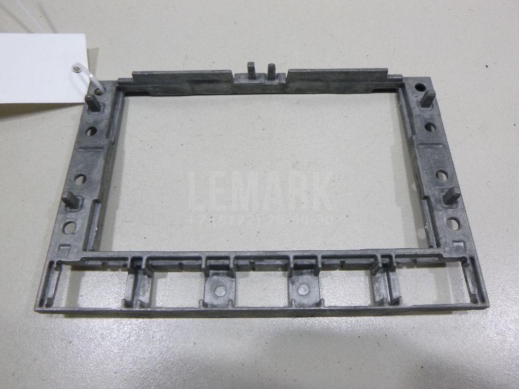 Рамка магнитолы 7L6857318C VAG