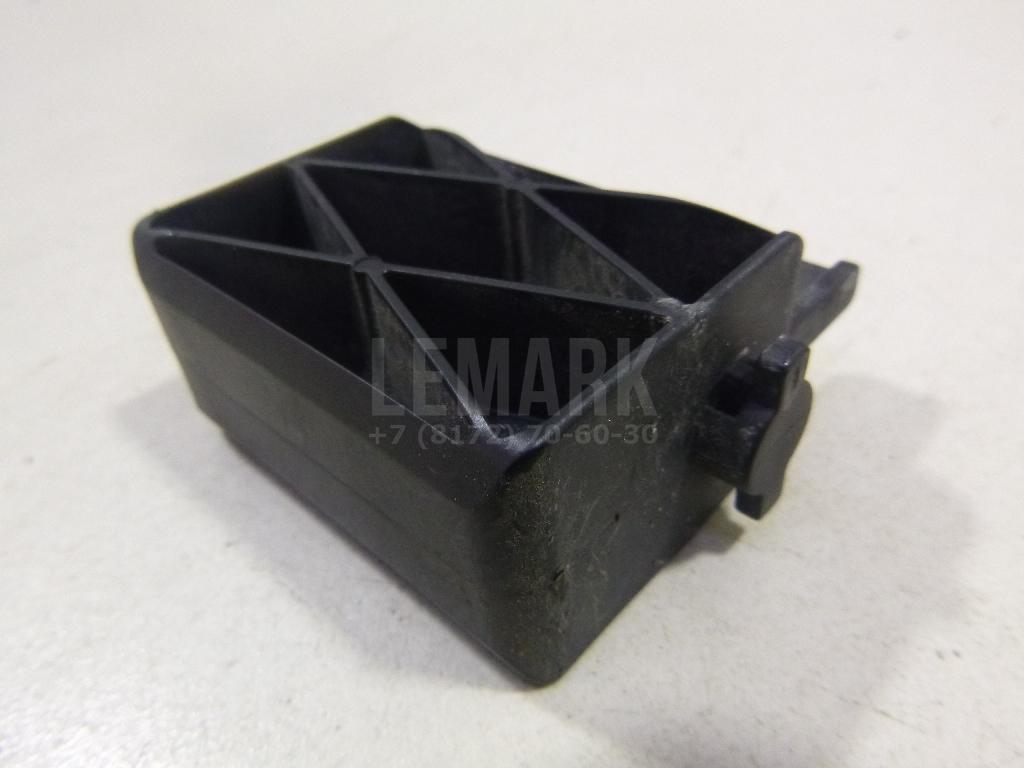 Крепеж решетки радиатора 1457649 Ford