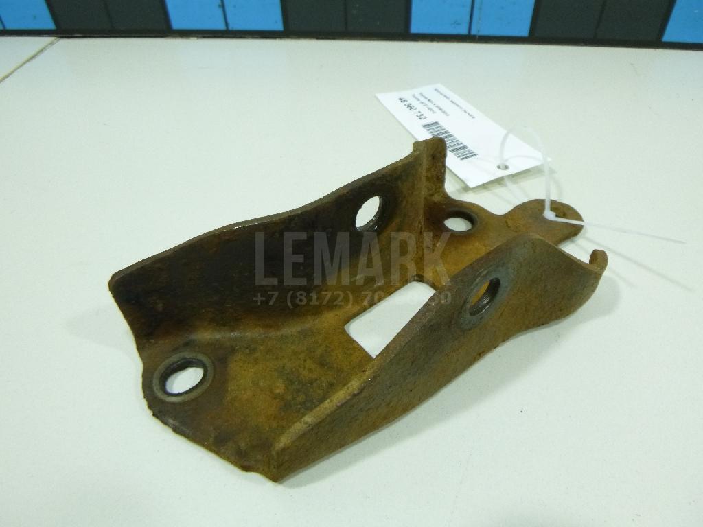 Кронштейн заднего рычага 4872742010 Toyota