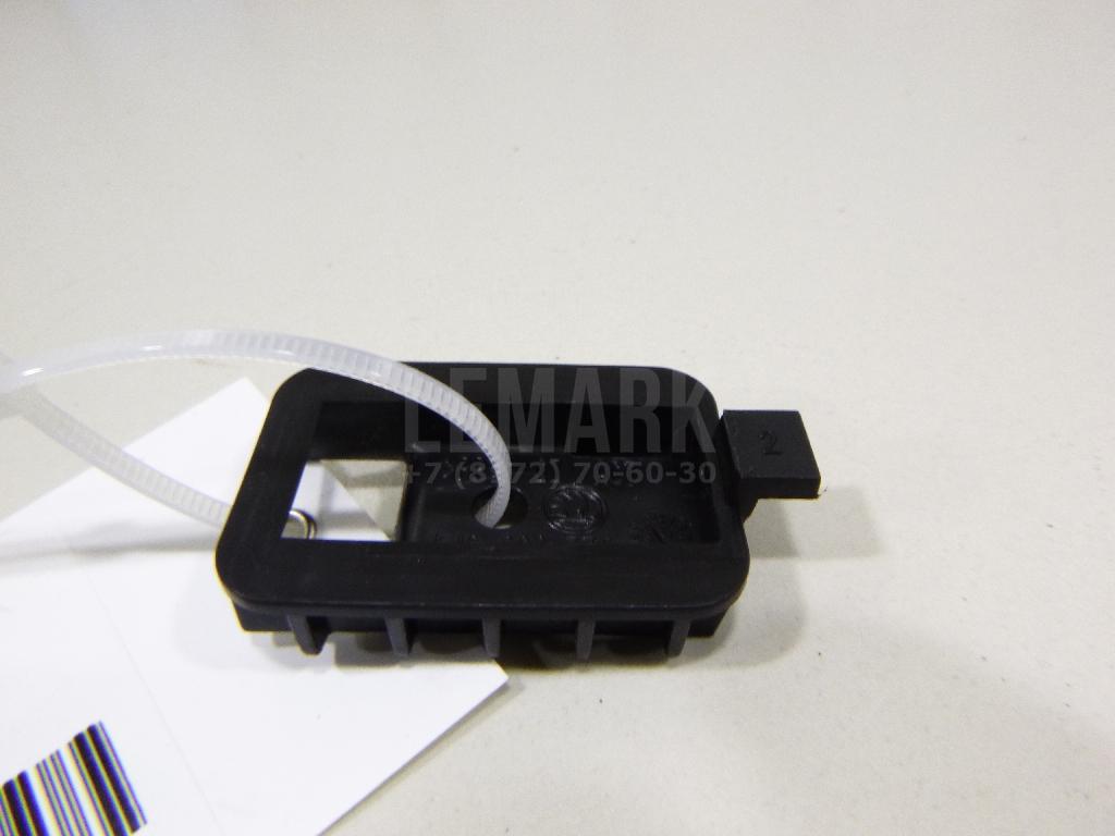 Кронштейн внутренней ручки 5J0868775 VAG