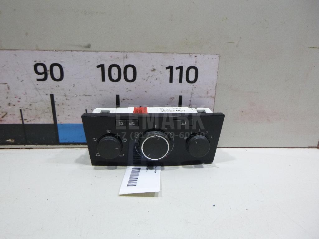 Блок управления отопителем 6822119 GM