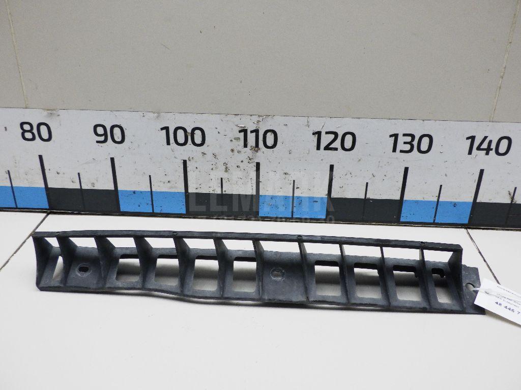Направляющая заднего бампера левая 5L6807863 VAG