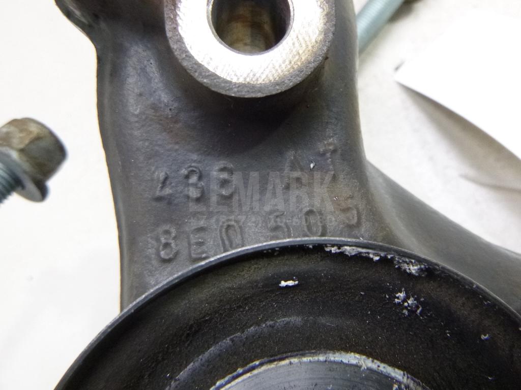 Кулак поворотный задний правый для  Audi V8 1988-1994