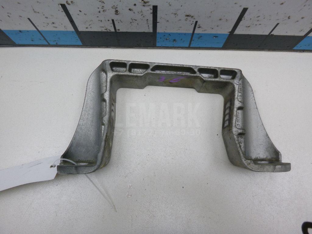 Кронштейн двигателя правый 1495419 Ford