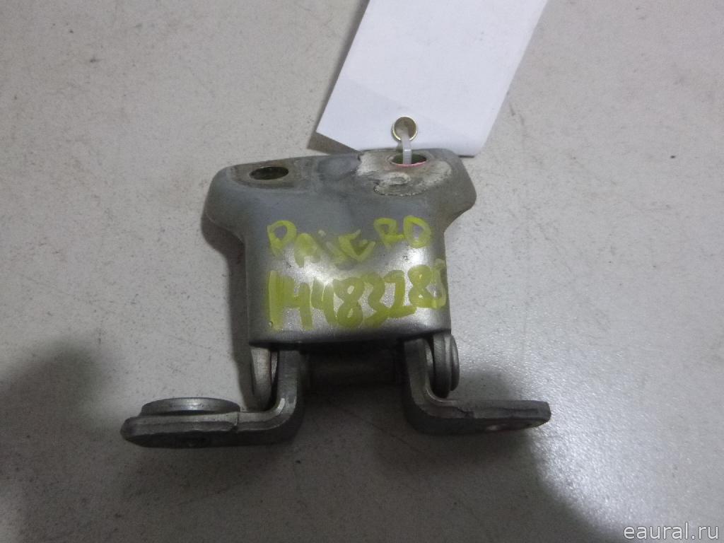 Петля двери