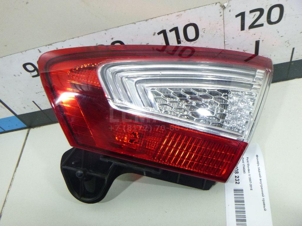 Фонарь задний внутренний правый 1744243 Ford