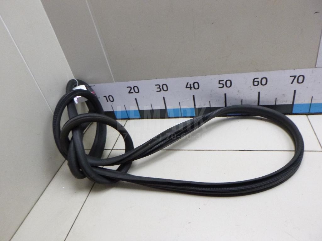 Уплотнитель двери 5J6867367E VAG