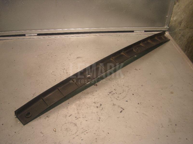 Направляющая заднего бампера 1U9807863 VAG
