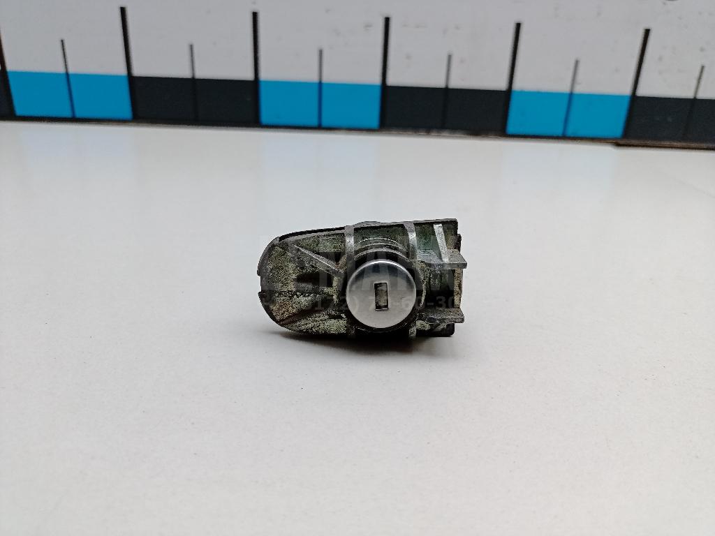 Вставка замка двери 1552849 Ford