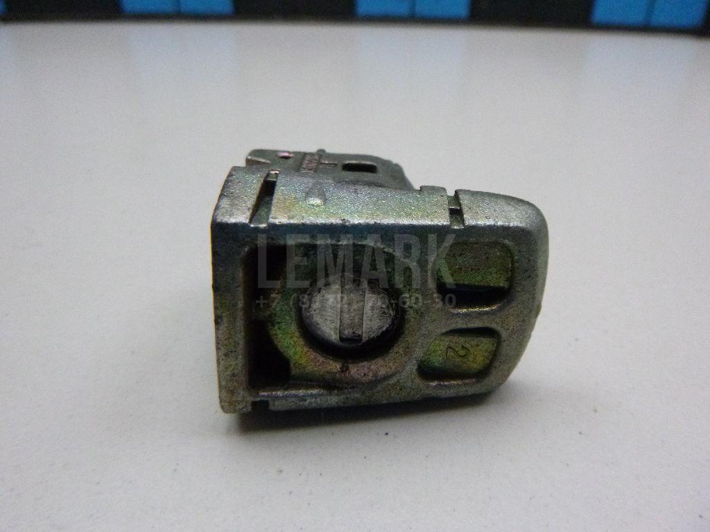 Вставка замка двери прав. H0F00EB300 Nissan